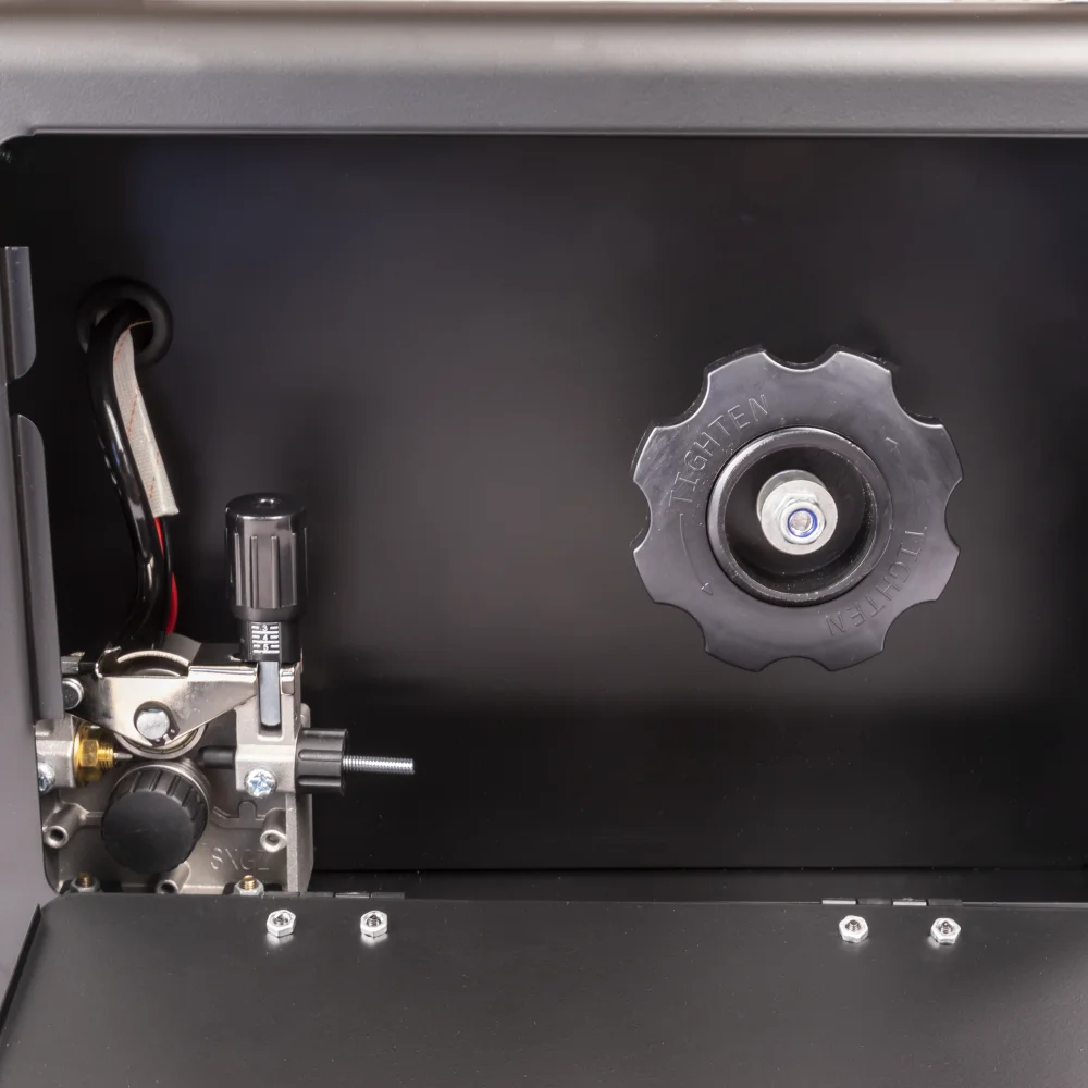 Сварочный полуавтомат EXPERT MIG 200 SYN